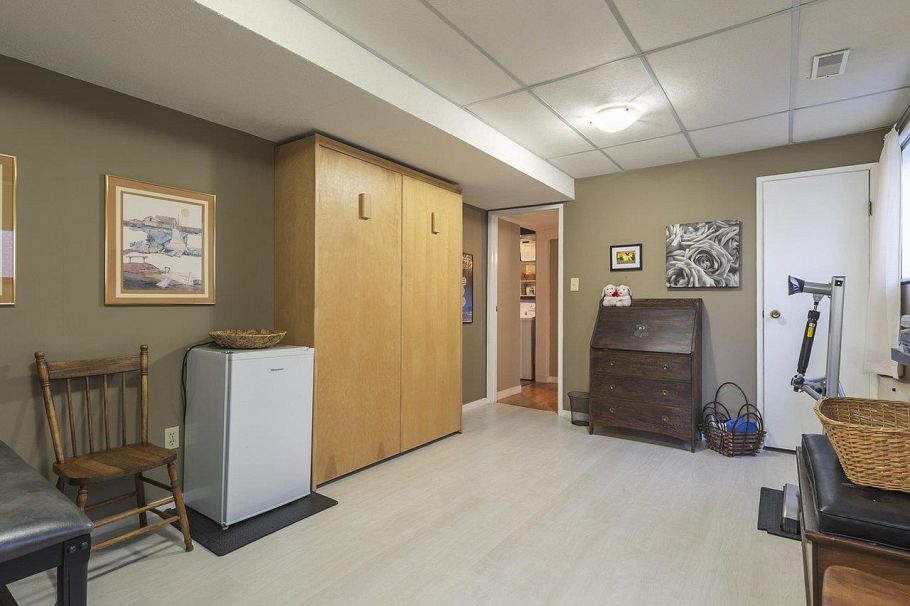 324 W 28th Street North Vancouver, BC - 33