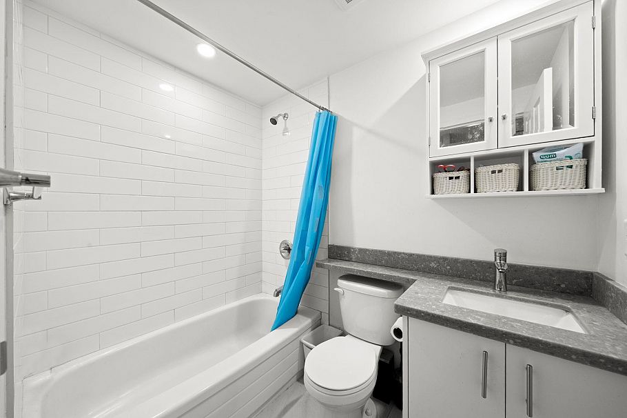 104 1549 Kitchener Street Vancouver, BC - 9