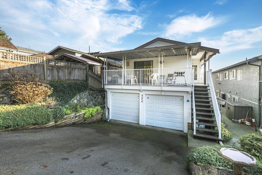 324 W 28th Street North Vancouver, BC - 39