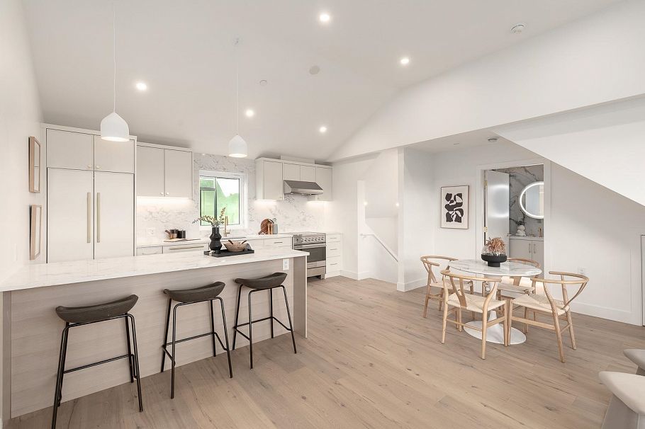 464 E 17th Avenue Vancouver, BC - 3