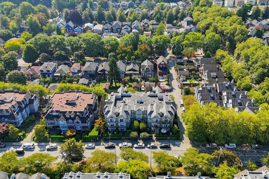 307 876 W 16th Avenue Vancouver, BC - 25