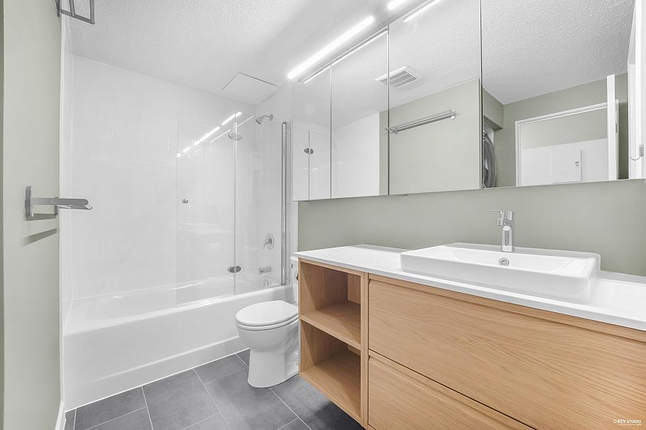 103 150 E 5th Street North Vancouver, BC - 7