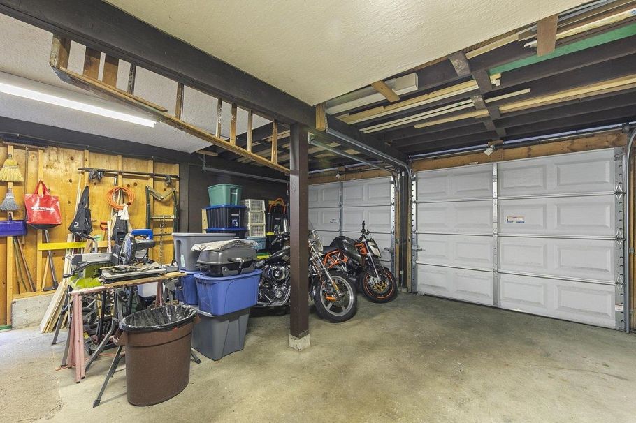 324 W 28th Street North Vancouver, BC - 37