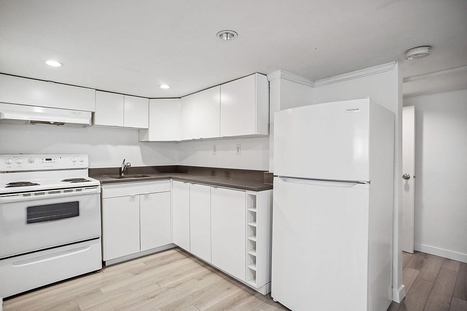 3617 Adanac Street Vancouver, BC - 20