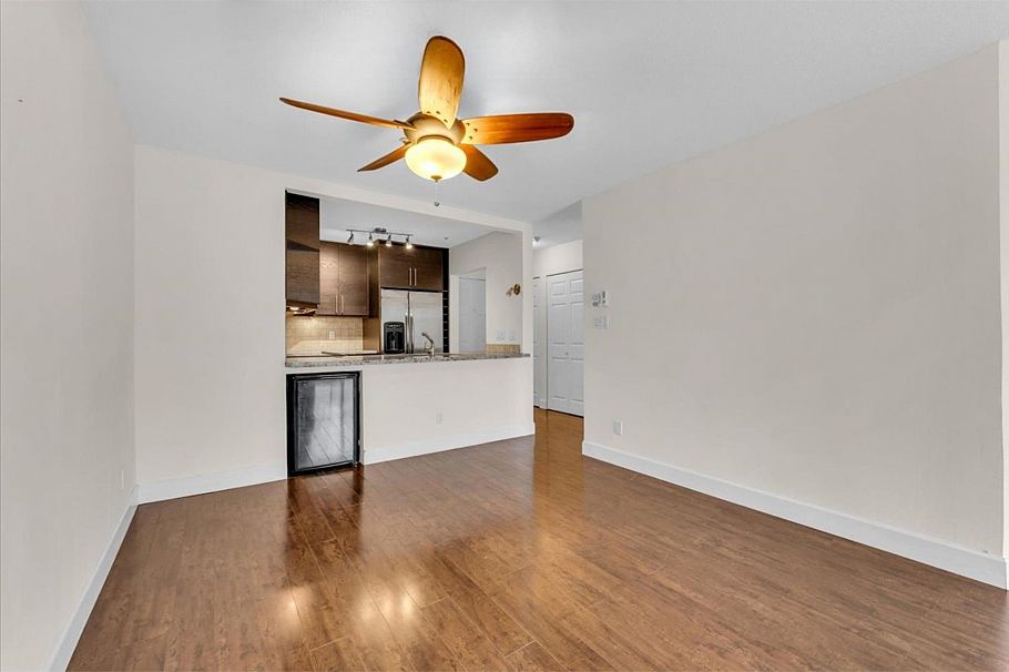 307 876 W 16th Avenue Vancouver, BC - 9