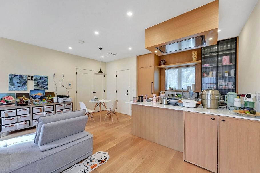 1232 W 26th Avenue Vancouver, BC - 5