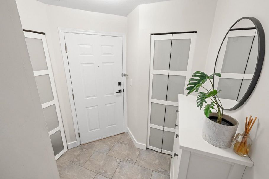 205 2212 Oxford Street Vancouver, BC - 22