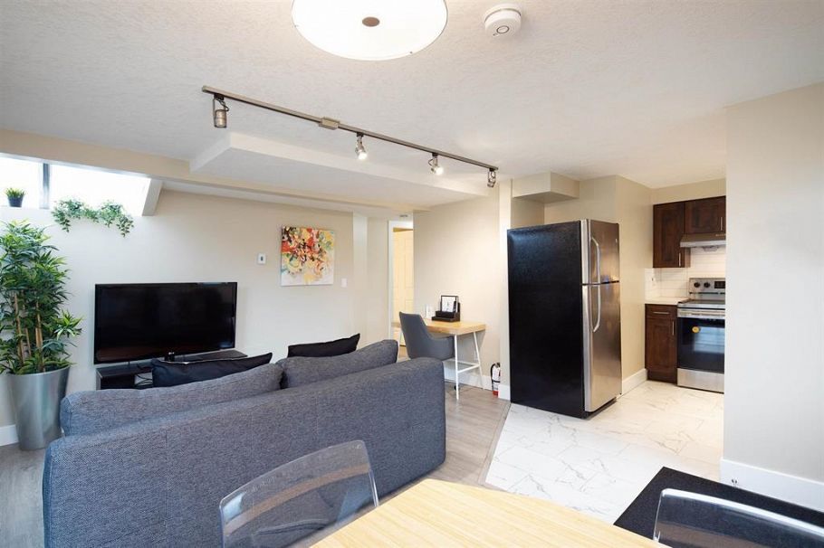 195 W 12 Avenue Vancouver, BC - 20