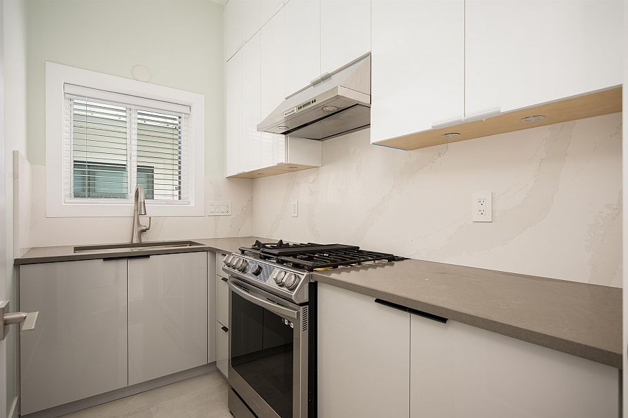 1 58 E 39th Avenue Vancouver, BC - 11