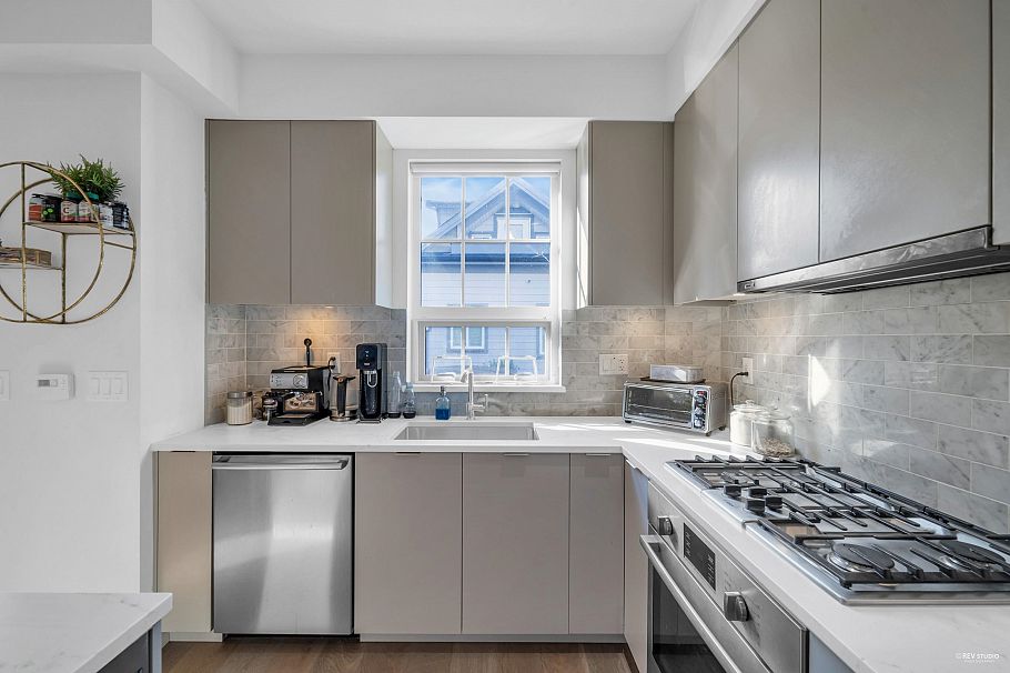 7901 Oak Street Vancouver, BC - 16