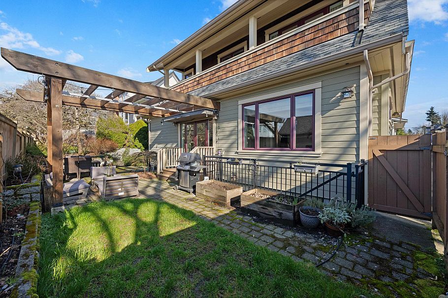 335 E 8th Street North Vancouver, BC - 13