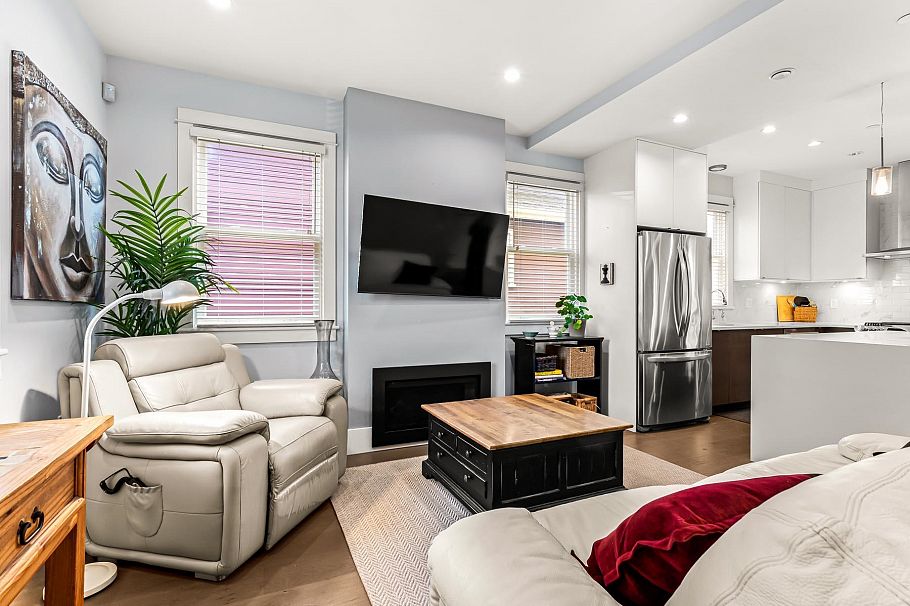 437 Vernon Drive Vancouver, BC - 9