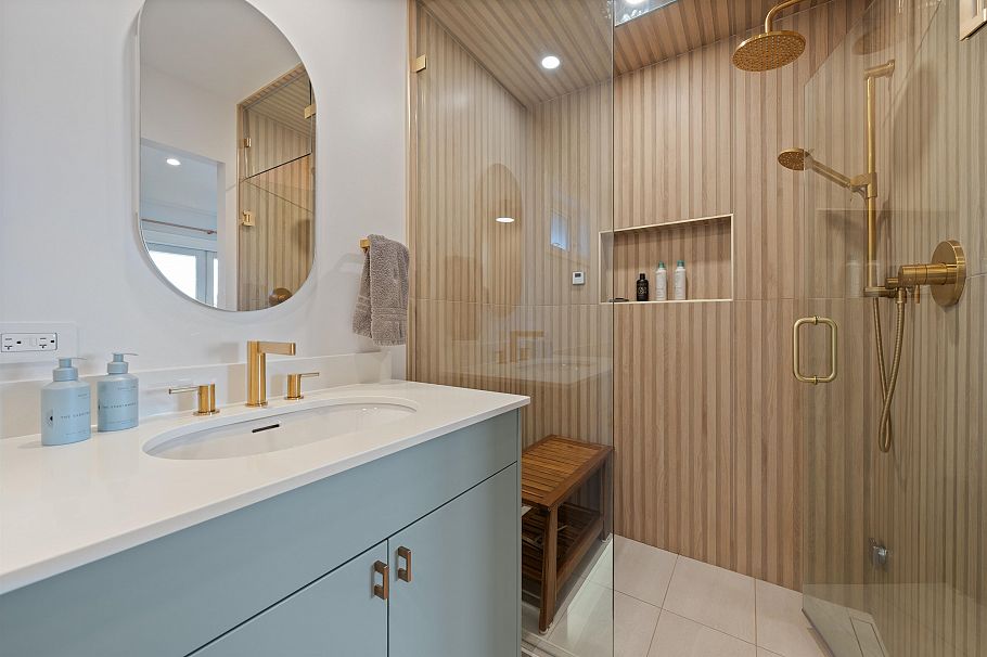 335 E 8th Street North Vancouver, BC - 28