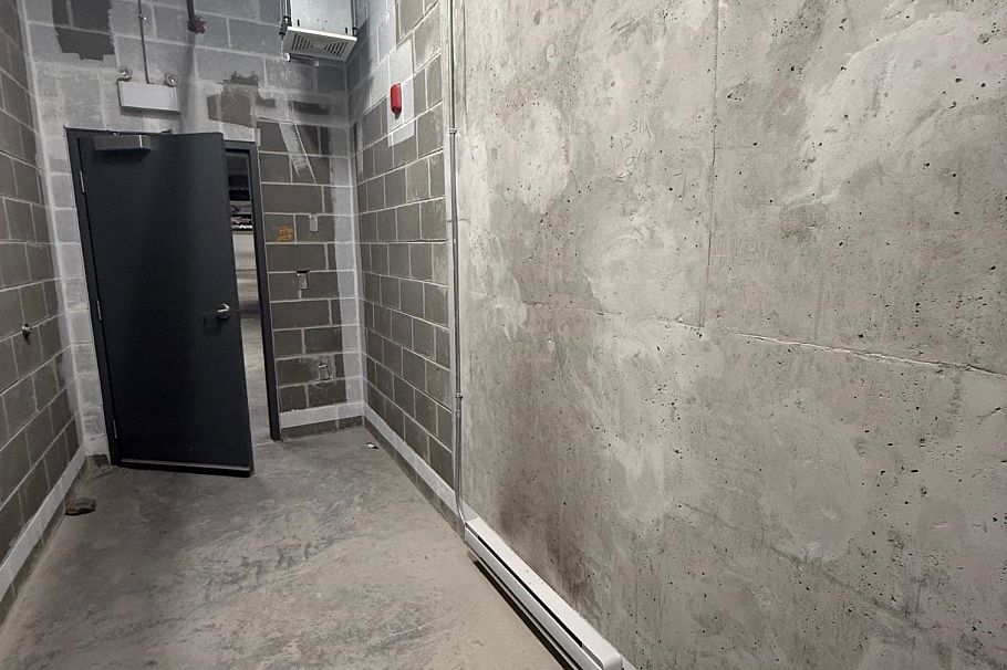 305 3594 Malsum Drive North Vancouver, BC - 10