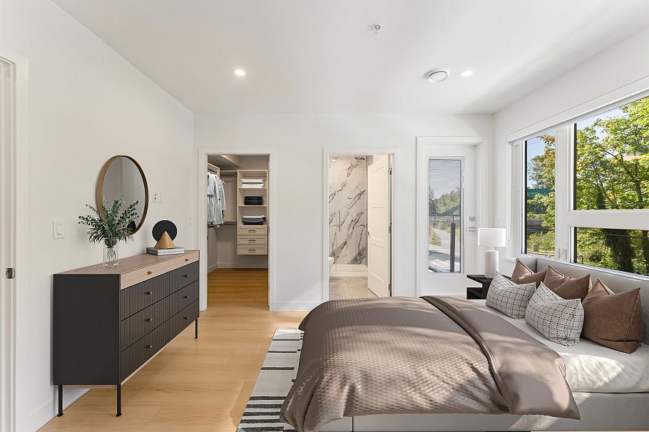 844 St. Denis Avenue North Vancouver, BC - 9