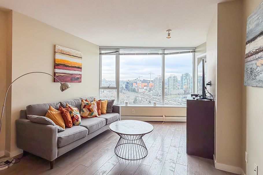 1909 688 Abbott Street Vancouver, BC - 3