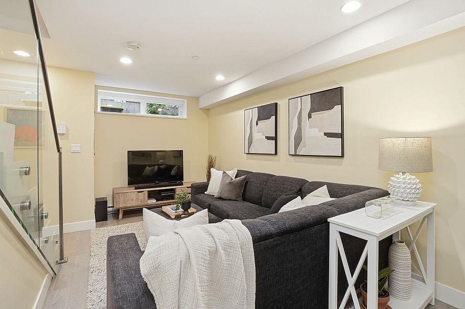 4 1851 Adanac Street Vancouver, BC - 29