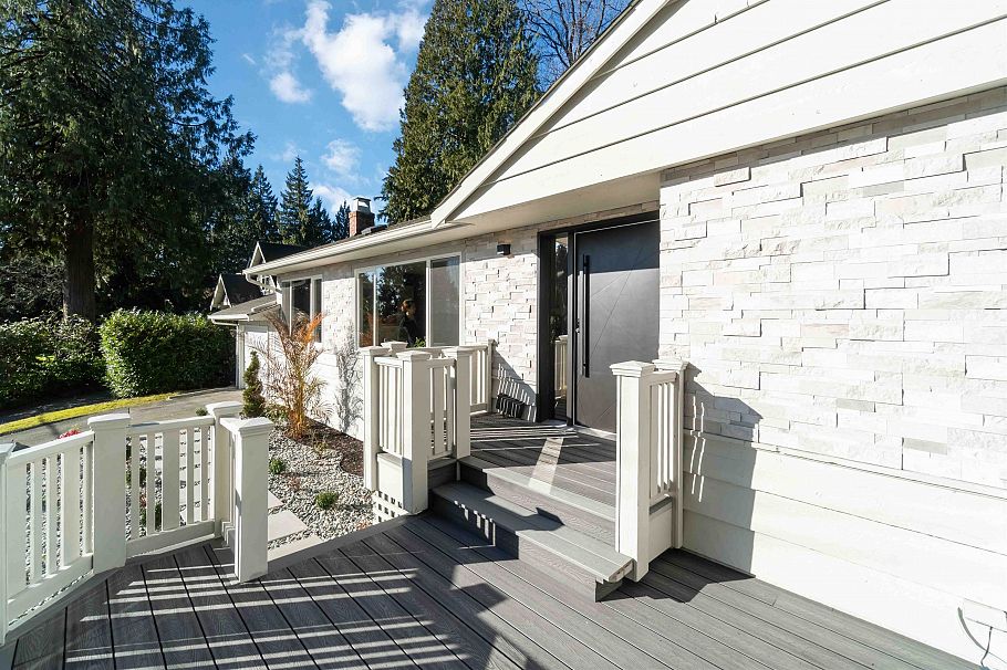 3837 Sunnycrest Drive North Vancouver, BC - 3