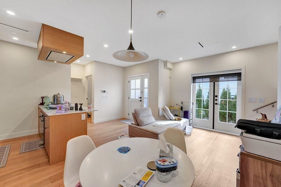 1232 W 26th Avenue Vancouver, BC - 2