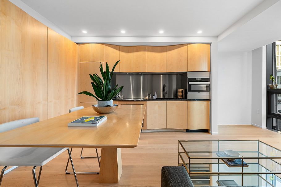 501 1568 Alberni Street Vancouver, BC - 3