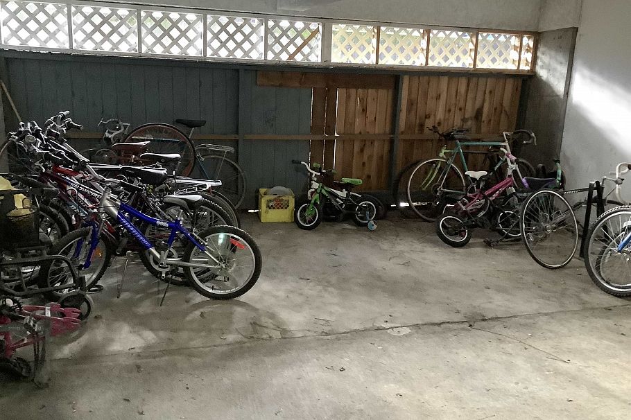 301 16 Lakewood Drive Vancouver, BC - 29