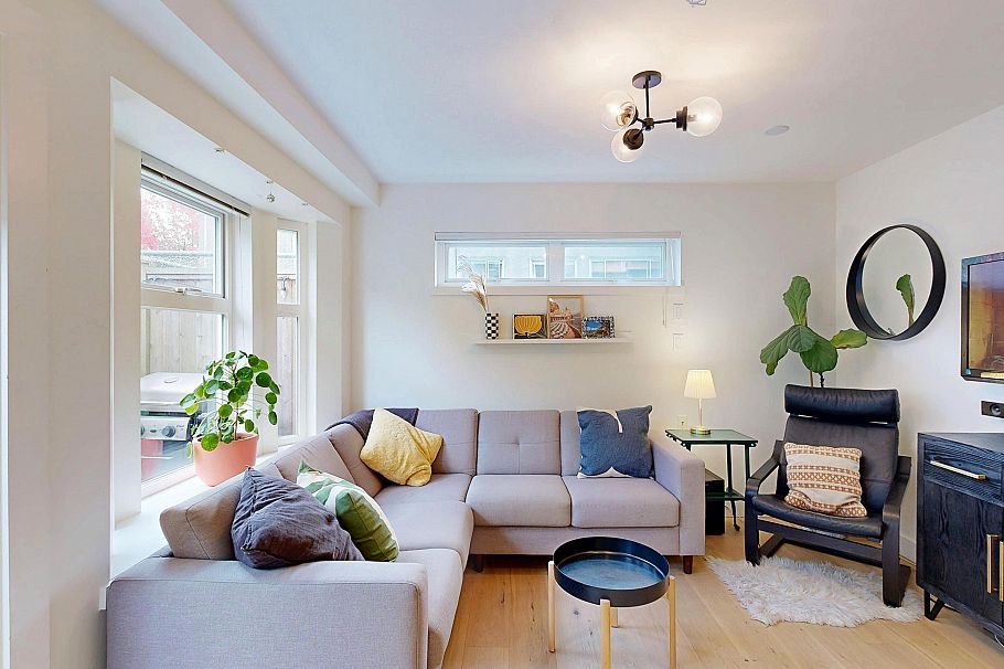 101 1672 E Pender Street Vancouver, BC - 2