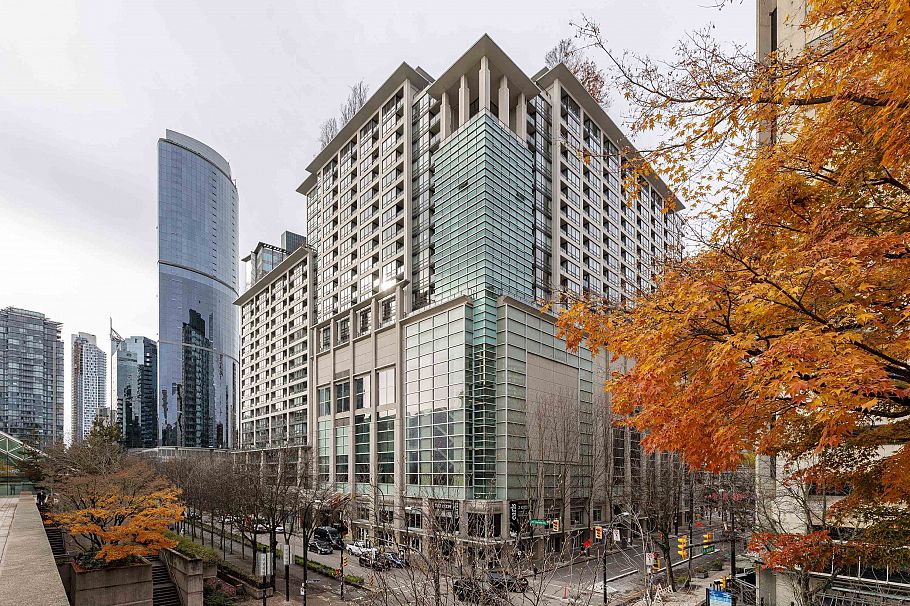 1916 938 Smithe Street Vancouver, BC - 32