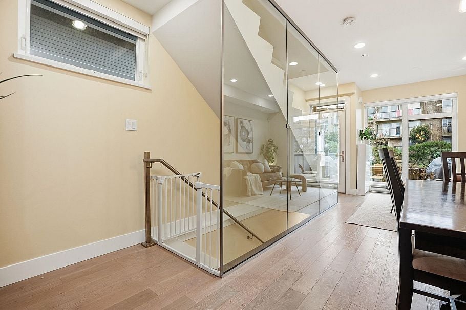 4 1851 Adanac Street Vancouver, BC - 27