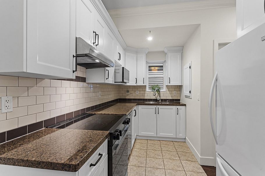 4463 Welwyn Street Vancouver, BC - 11