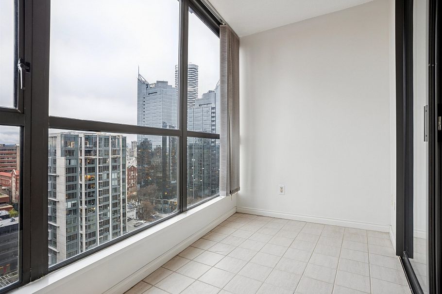 2409 1189 Howe Street Vancouver, BC - 10