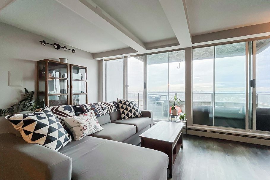 804 3061 N Kent Avenue Vancouver, BC - 4