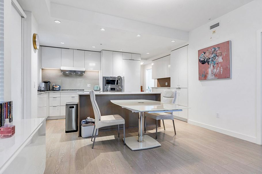 107 7988 Yukon Street Vancouver, BC - 14