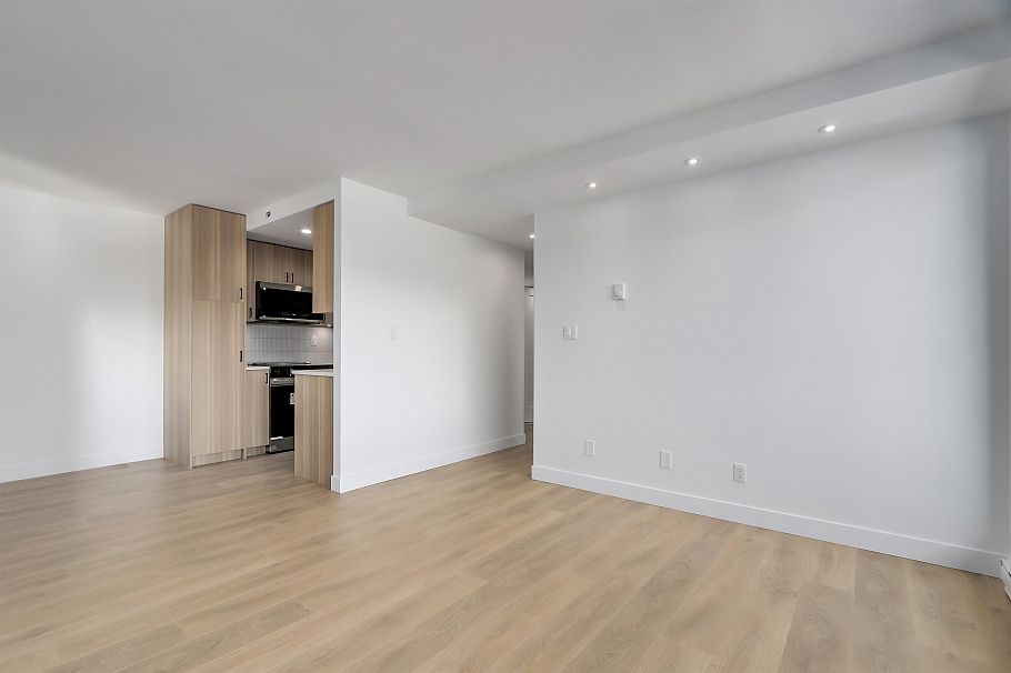 1206 110 W 4th Street North Vancouver, BC - 8