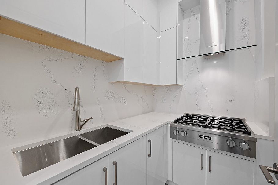 6011 Fremlin Street Vancouver, BC - 17