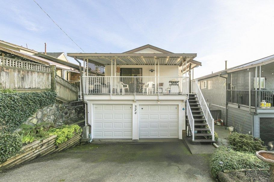 324 W 28th Street North Vancouver, BC - 40
