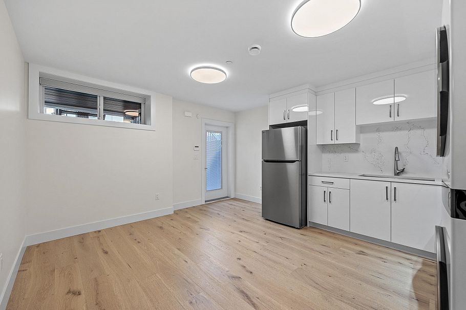 6011 Fremlin Street Vancouver, BC - 35