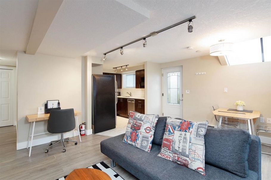 195 W 12 Avenue Vancouver, BC - 22