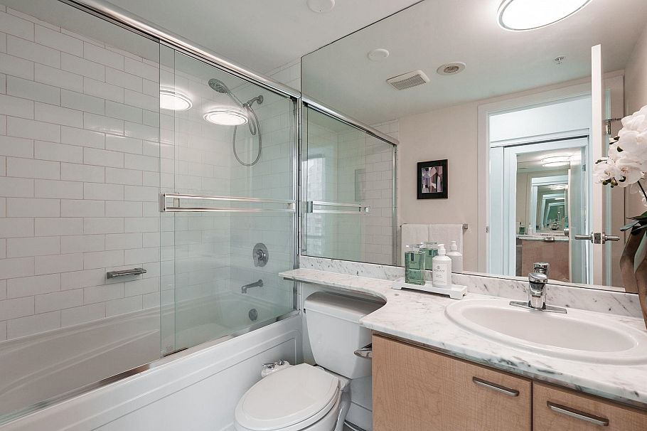 2806 1288 W Georgia Street Vancouver, BC - 24