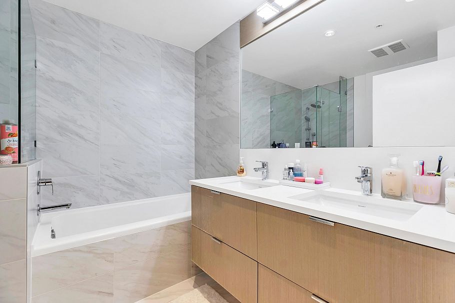 107 7988 Yukon Street Vancouver, BC - 19