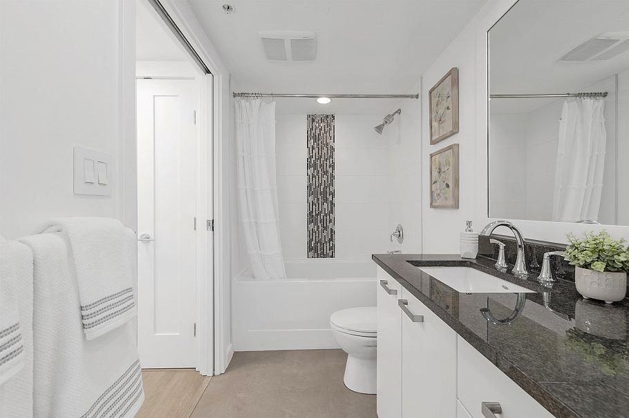 374 2080 W Broadway Vancouver, BC - 25