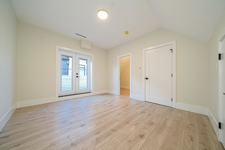 972 Park Drive Vancouver, BC - 32