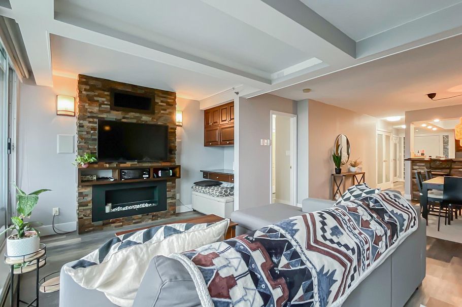 804 3061 N Kent Avenue Vancouver, BC - 5