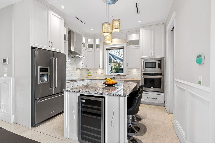 2989 W 32nd Avenue Vancouver, BC - 8