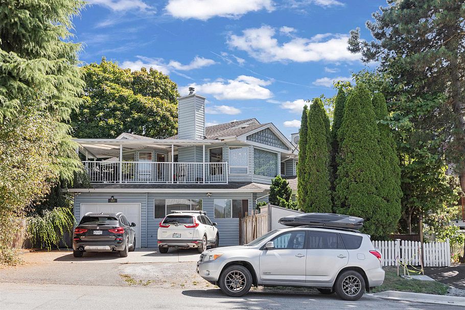 332 St. Patricks Avenue North Vancouver, BC - 2