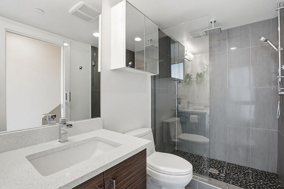 4 1851 Adanac Street Vancouver, BC - 23