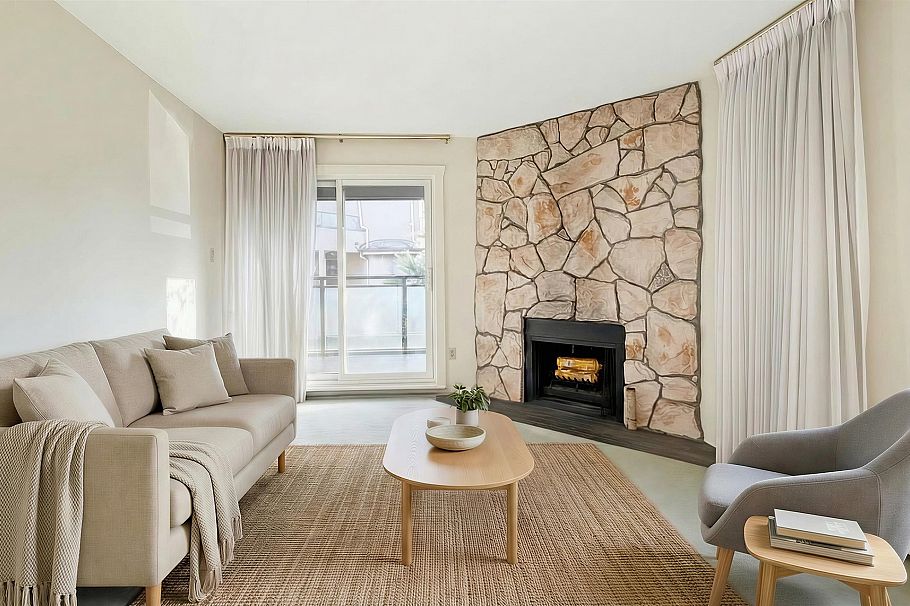 205 1750 Maple Street Vancouver, BC - 2