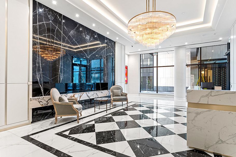 703 135 E 13th Street North Vancouver, BC - 3