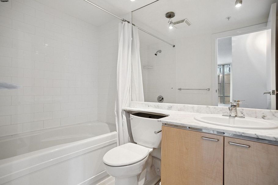 508 1200 W Georgia Street Vancouver, BC - 9