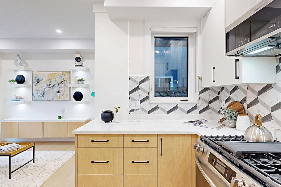 2 3425 Archimedes Street Vancouver, BC - 10