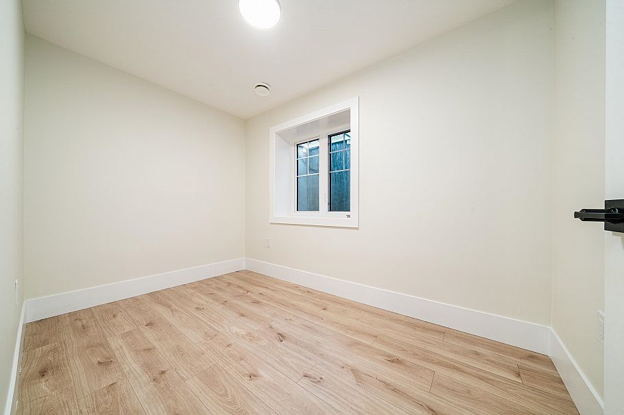 970 Park Drive Vancouver, BC - 28